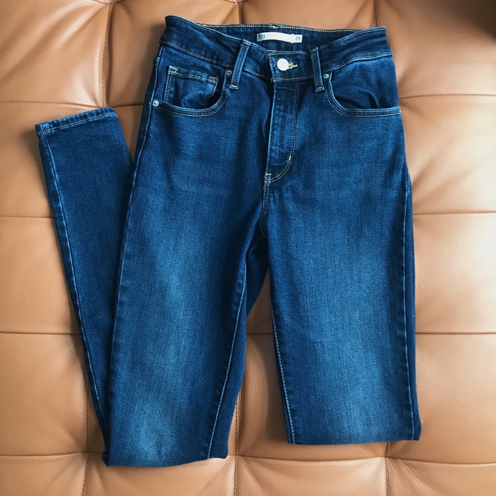 Levi’s 721 High Rise Skinny Jeans NWOT
